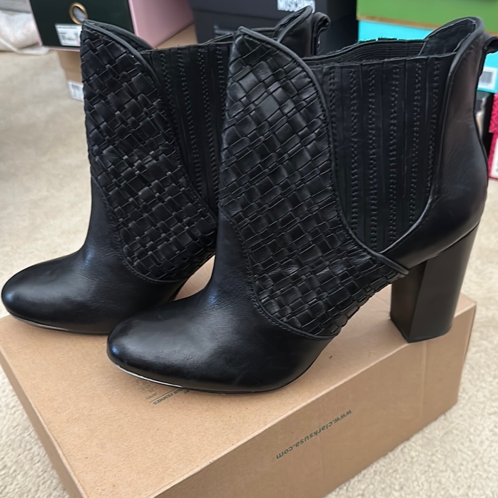 Elliott Luca Elegant Black Leather Ankle Boots